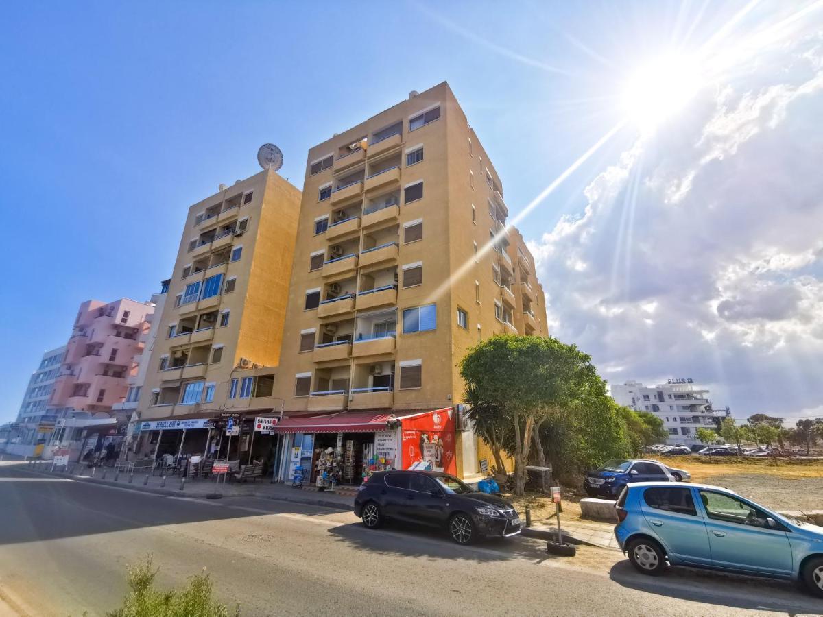 Sea-Esta Seaview Apartment, 200 Meters To The Beach Larnaca Eksteriør billede